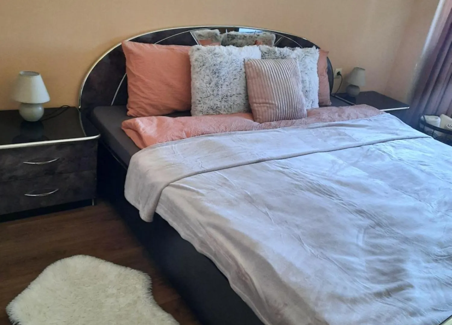 Eleny Home 布尔加斯